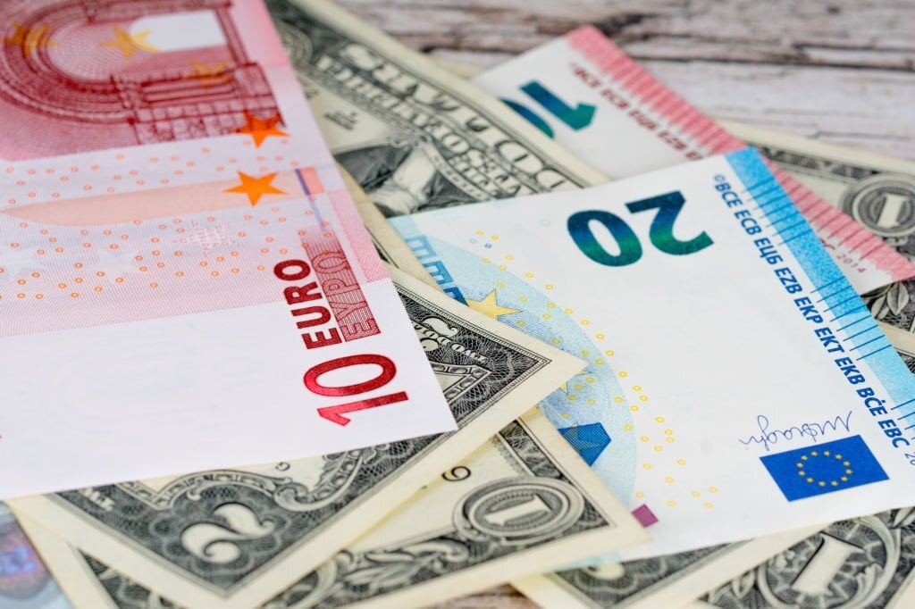 با فراگیر شدن بحران اوکراین، یورو نزدیک به پایینترین سطح در 22 ماه گذشته است