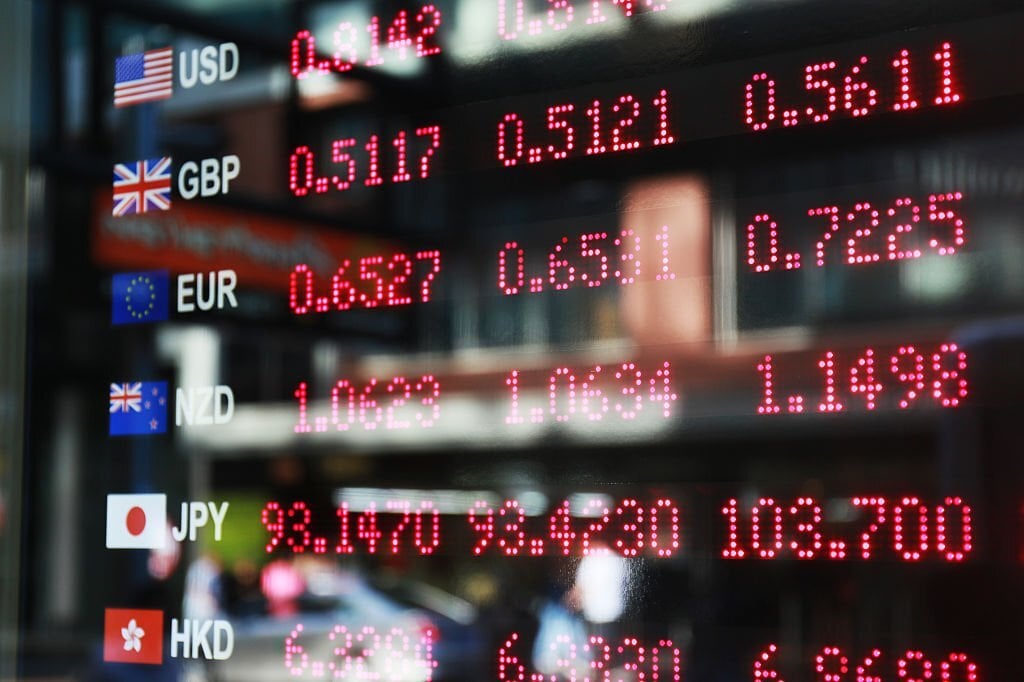 دلار پایین آمد اما ارزش دلار به ین در بیشترین مقدار در 5 سال اخیر است