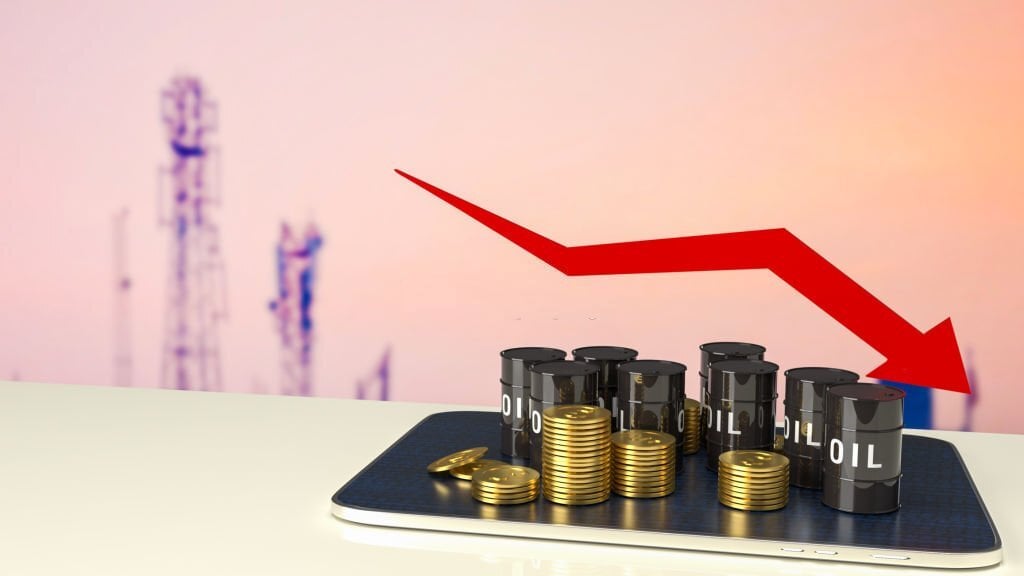 ریزش قیمت نفت به دلیل انتشار اضطراری ذخایر