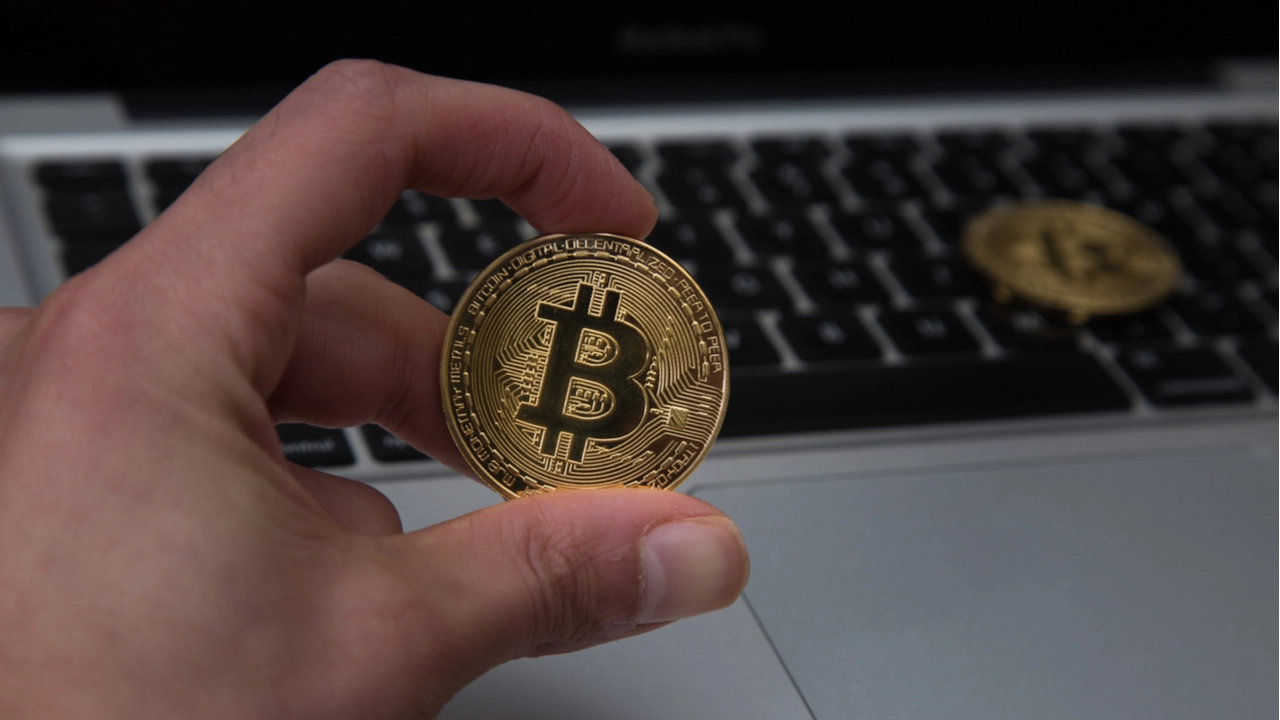 قیمتهای بیت کوین و اتریوم عمدتا بدون تغییر هستند