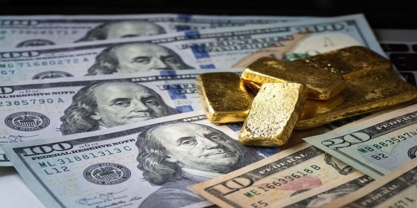 قیمت طلا همچنان در سراشیبی