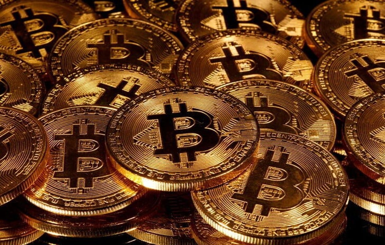 تردید سرمایهگذاران و بلاتکلیفی وضعیت بیتکوین