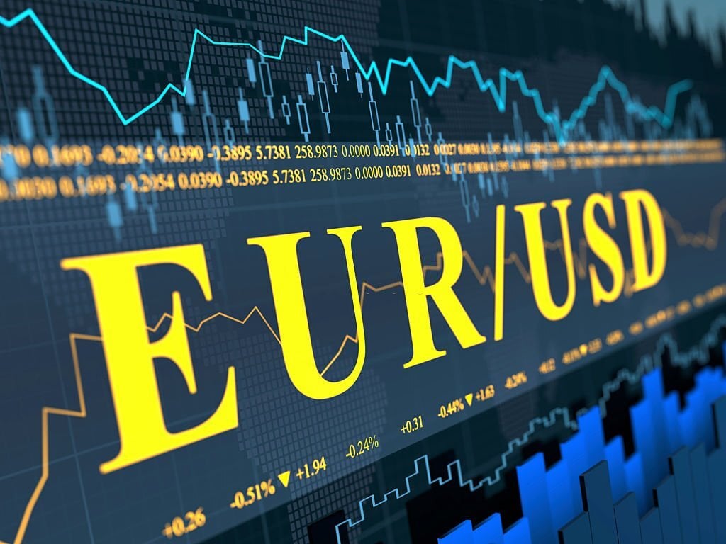 یورو/دلار به پایینترین حد خود در ۲۰ سال اخیر رسید