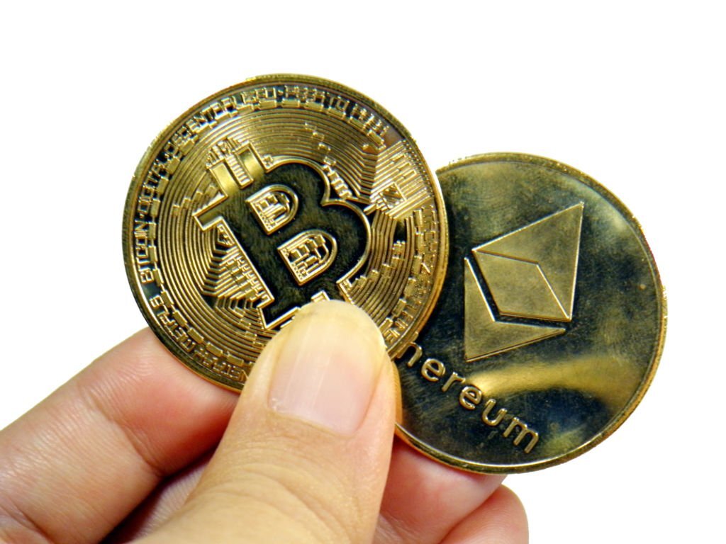 بیت کوین و اتریوم