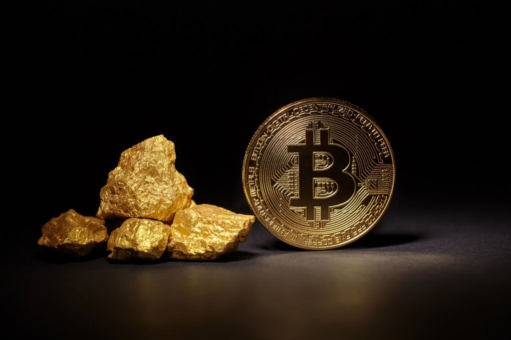 طلا یا بیتکوین؟ چه کسی میداند؟!