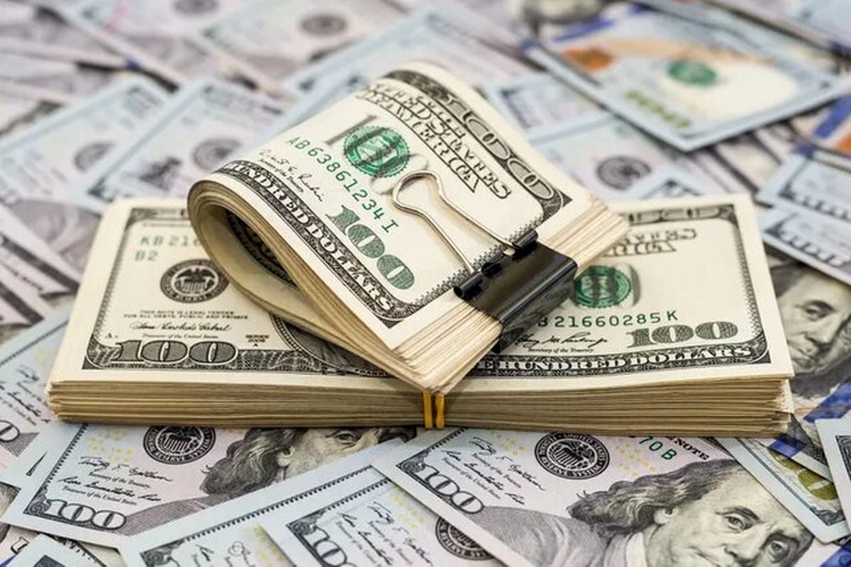 کاهش نقدینگی در بازار دلار؟