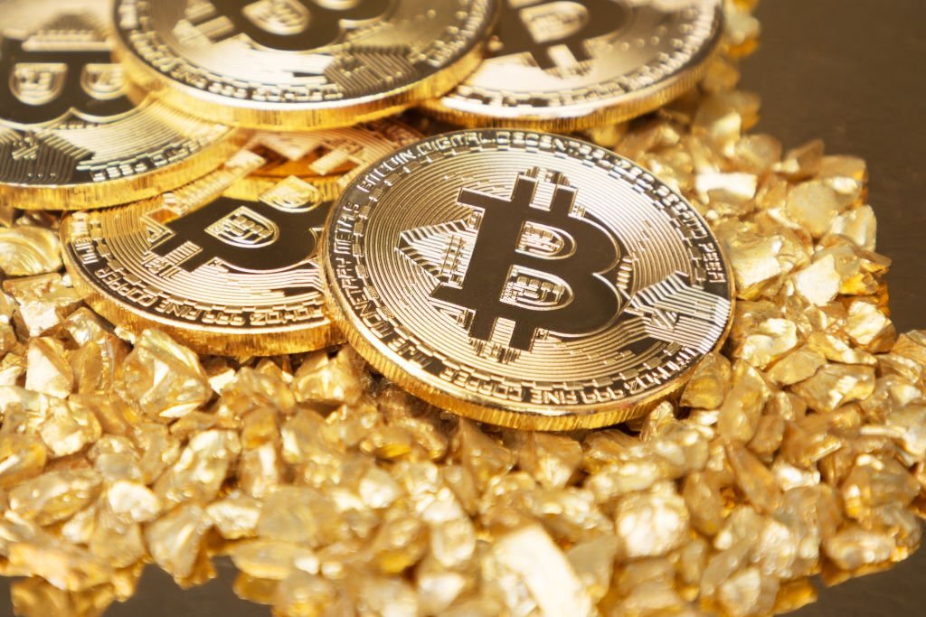 طلا، نقره و بیت‌کوین
