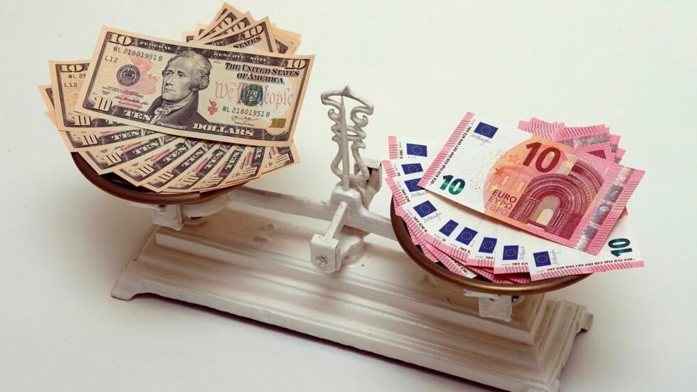 یورو/دلار در سرازیری سقوط