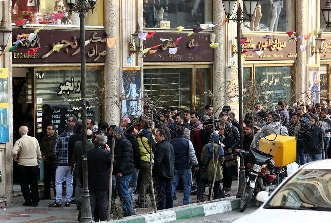 بازی تکراری با نقدینگی مردم؟ /بازار ارز چشم انتظار تزریق ریال شد