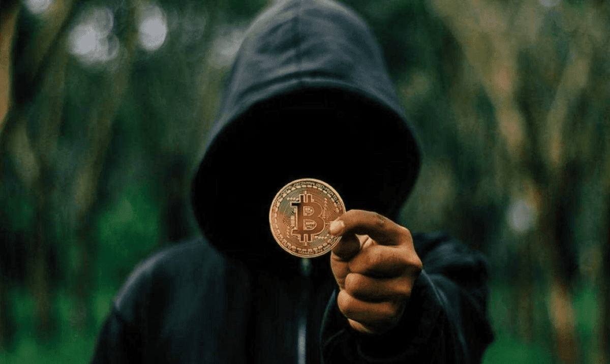 رئیس SEC سازنده بیتکوین را مسخره کرد؟