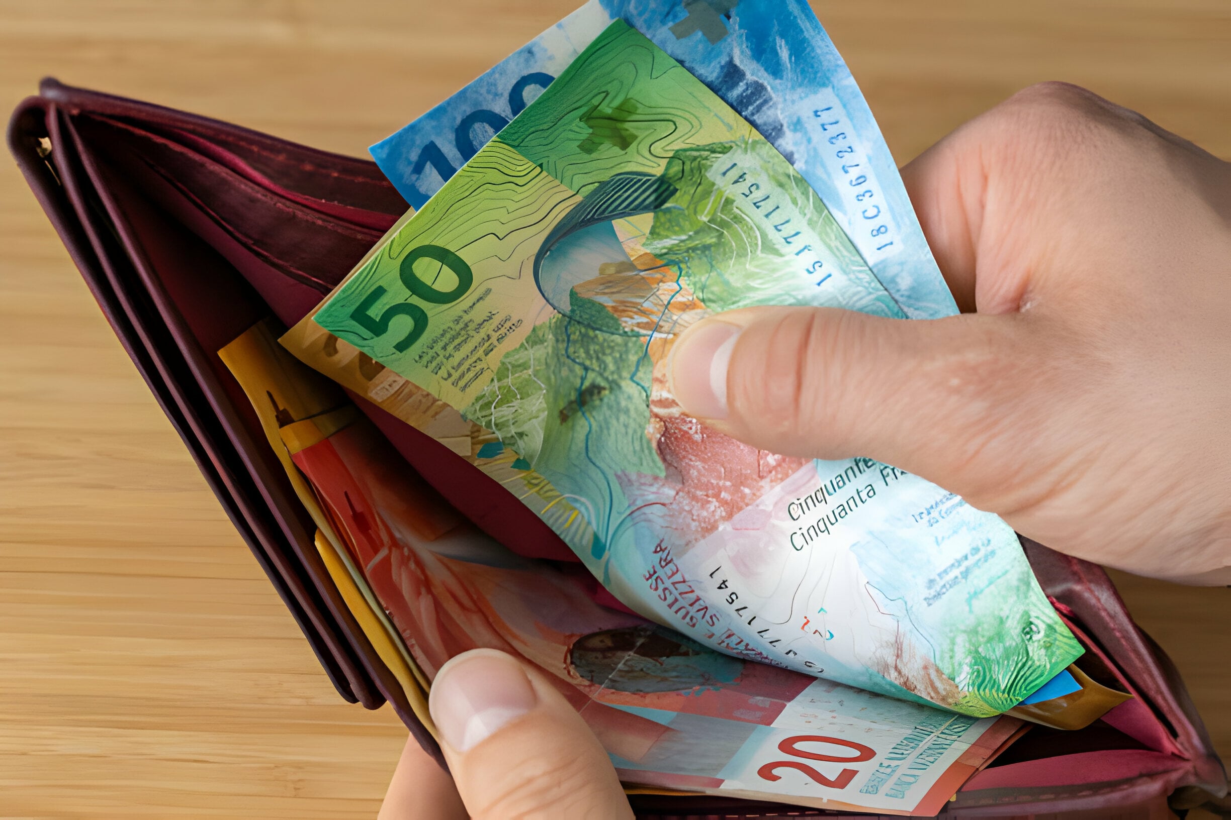 فرانک سوئیس در مسیر زیان