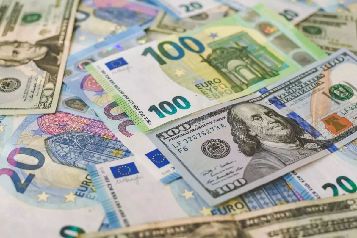 تحت فشار قرار گرفتن یورو/دلار (EUR/USD) پس از اعلام ارقام شاخص قیمت هزینههای مصرفکننده ایالات متحده