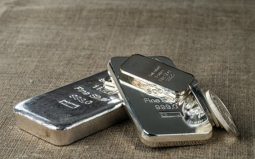 نقره با رشد بیش از 0.50 درصدی درخشید