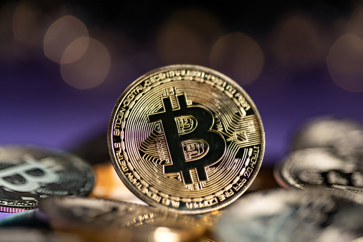 بیتکوین: افزایش بازدهیها و تقویت دلار آمریکا