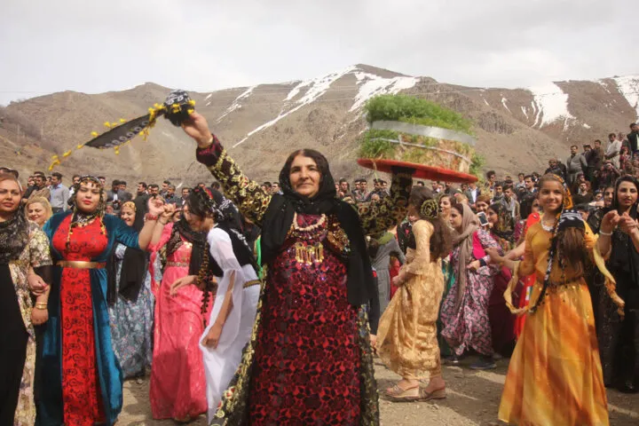 نگاهی به آداب و رسوم مردم کردستان؛ از بوکهبارانه تا مراسم مذهبی