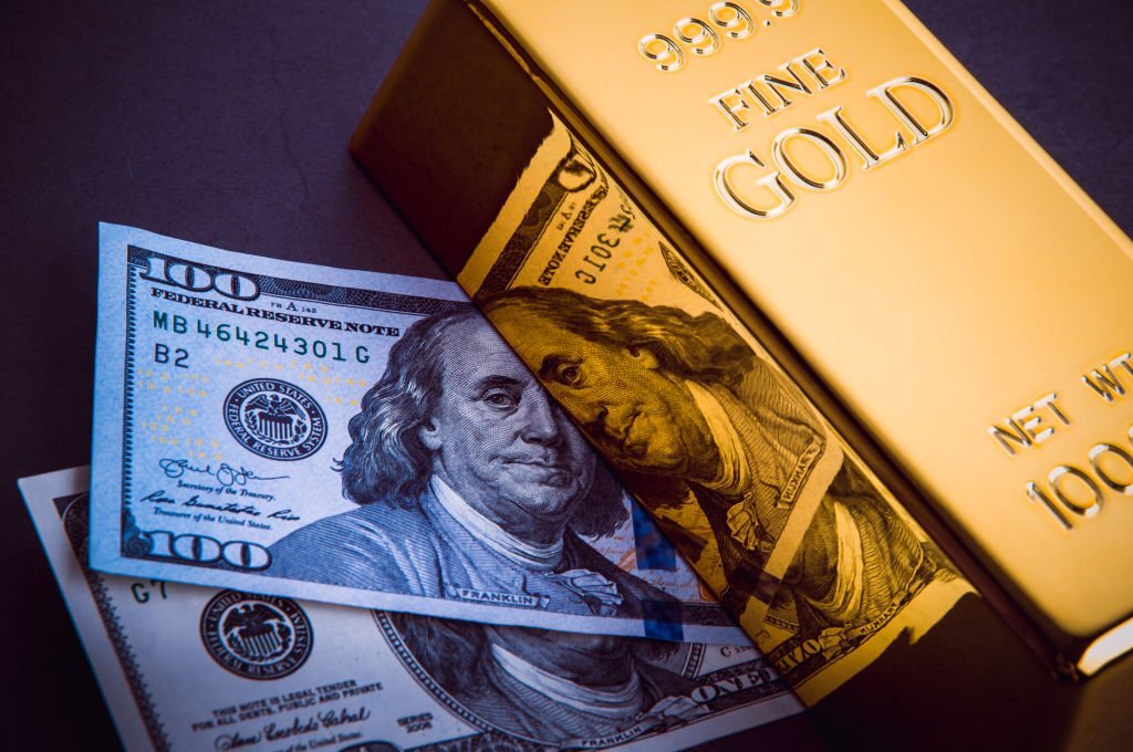 دلار و طلا