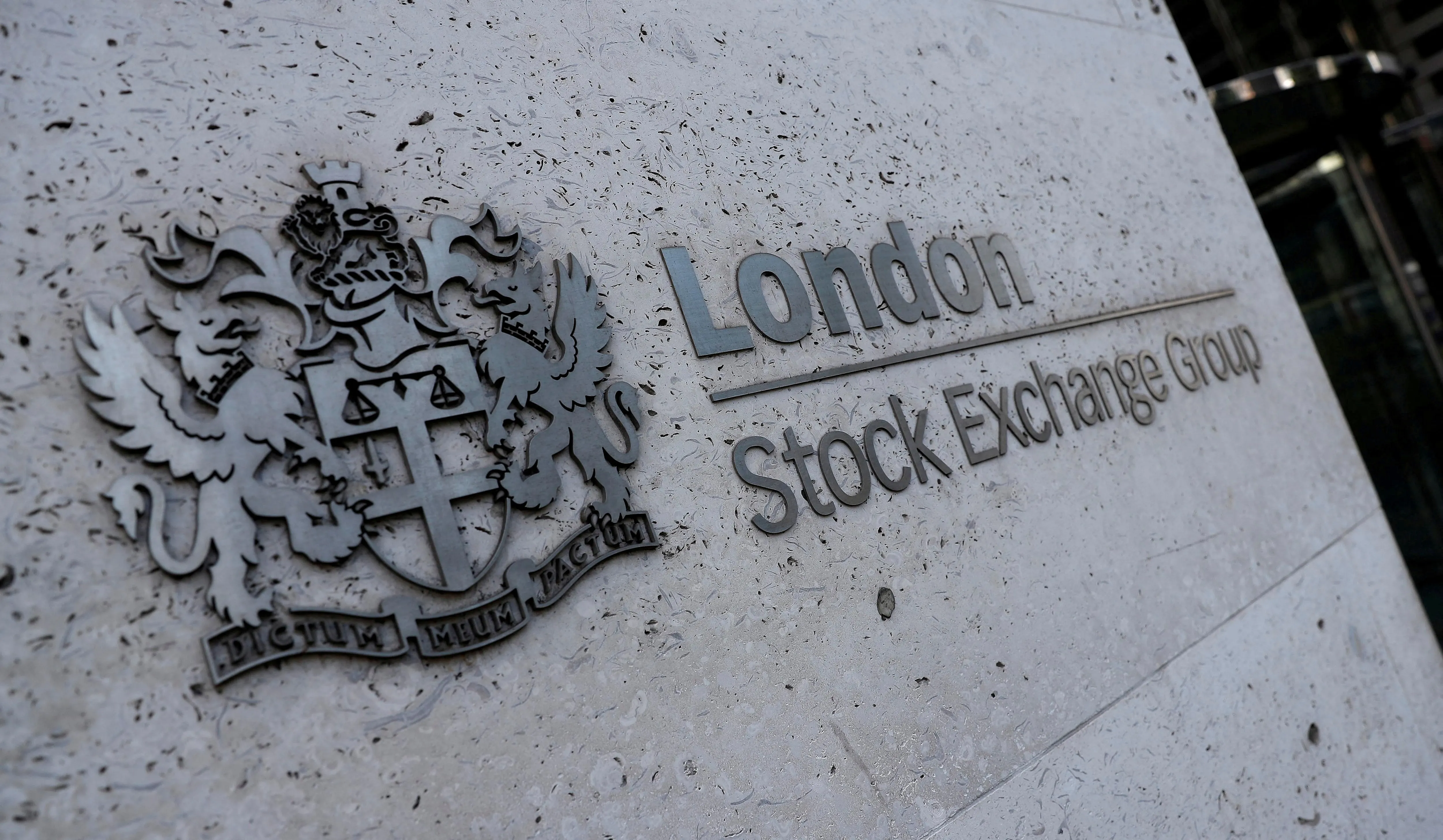 بورس اوراق بهادار لندن (LSE) چیست؟
