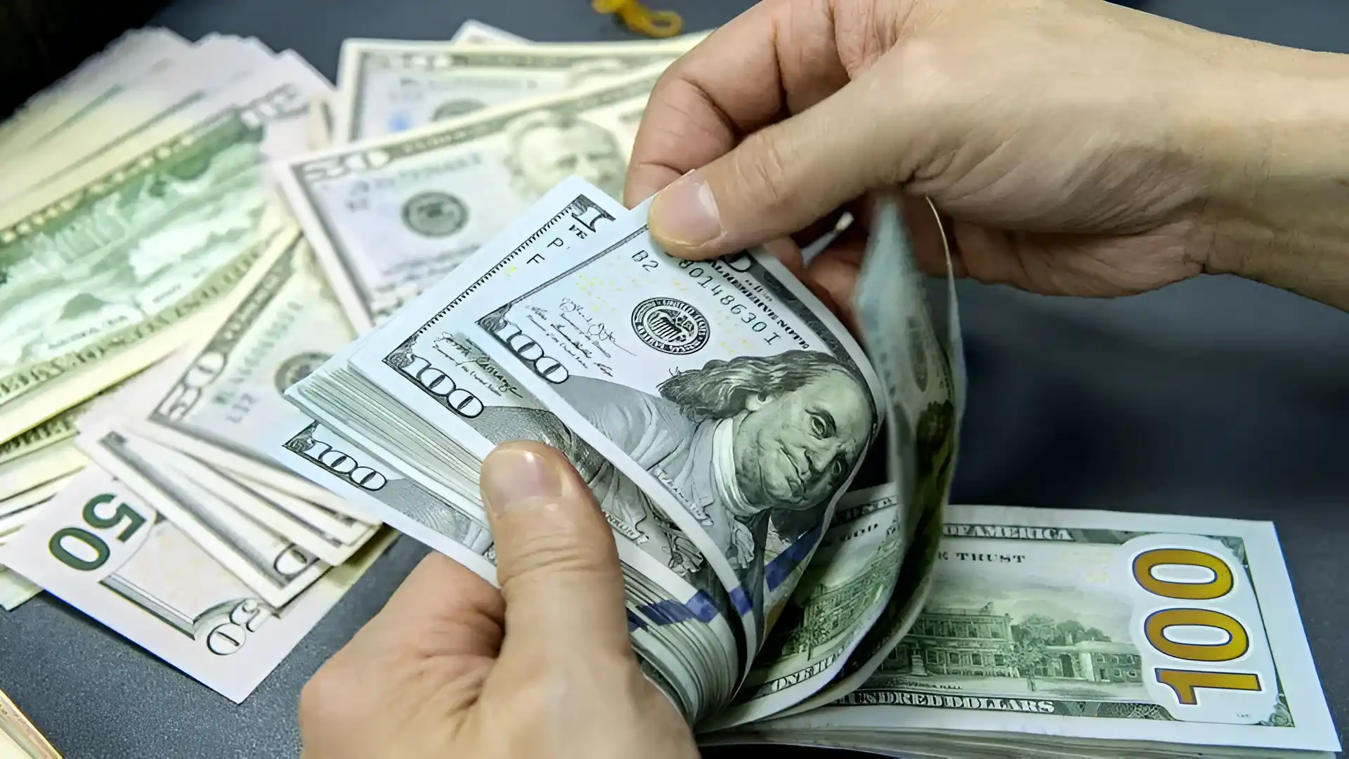 دلار روی موج هیجان و ترس؛ بازگشت آرامش یا صعود به سقف‌های تازه؟