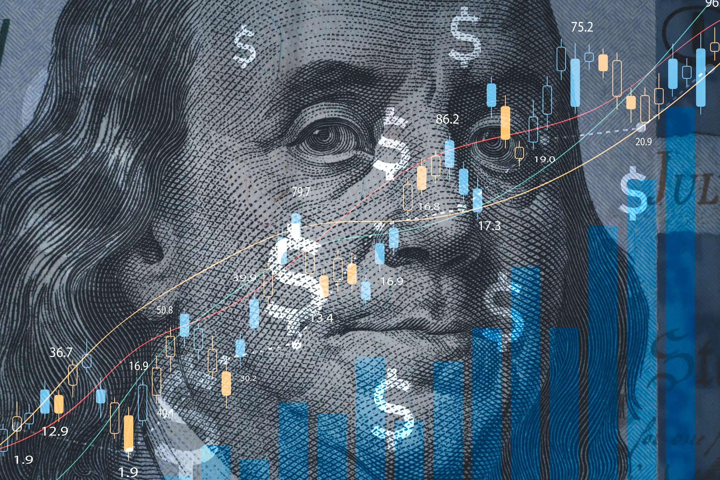 بازار ارز روی موج خبر؛ آیا دلار بالای ۱۰۵ هزار ماندگار است؟