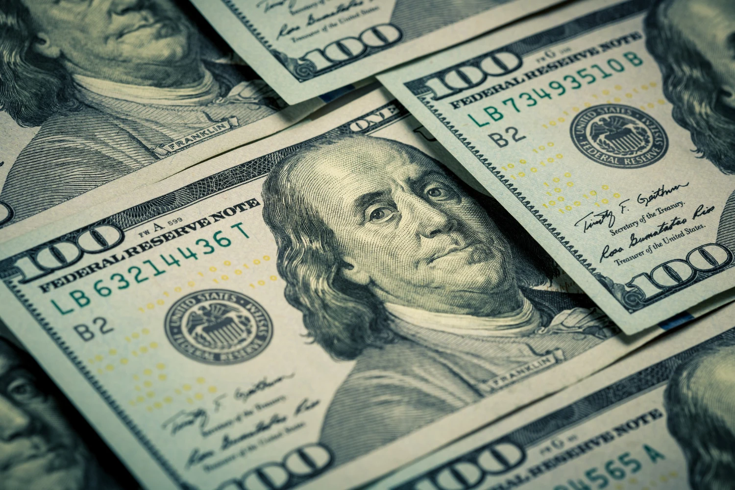 دلار ۱۱۴ هزار تومانی؛ بازار ارز بیتفاوت به افزایش قیمت بنزین