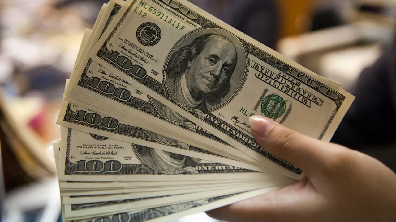 صعود آهسته دلار در هفته دوم آبان