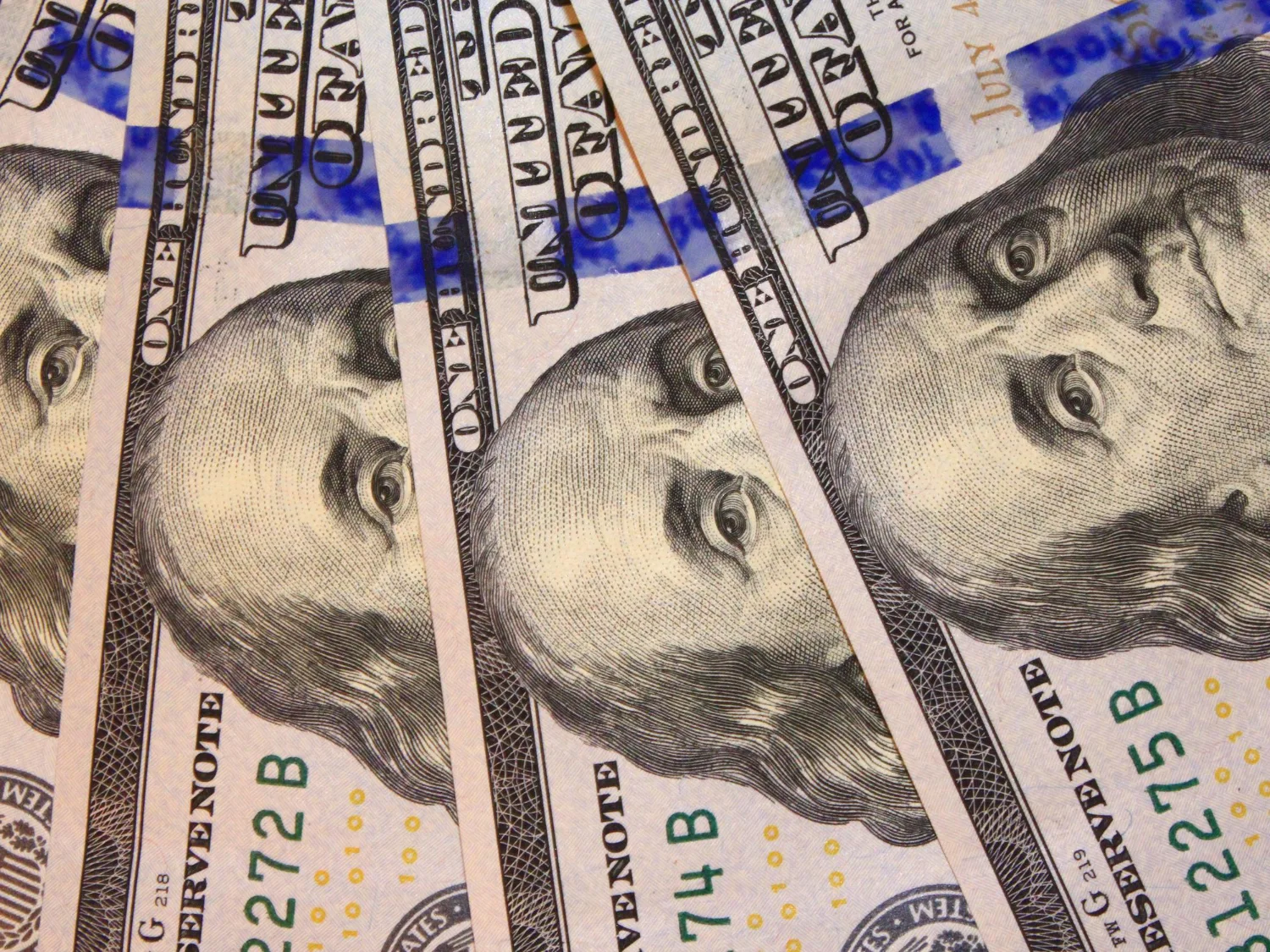 دلار در آستانه ۱۱۴ هزار تومان؛ بازار در وضعیت آمادهباش
