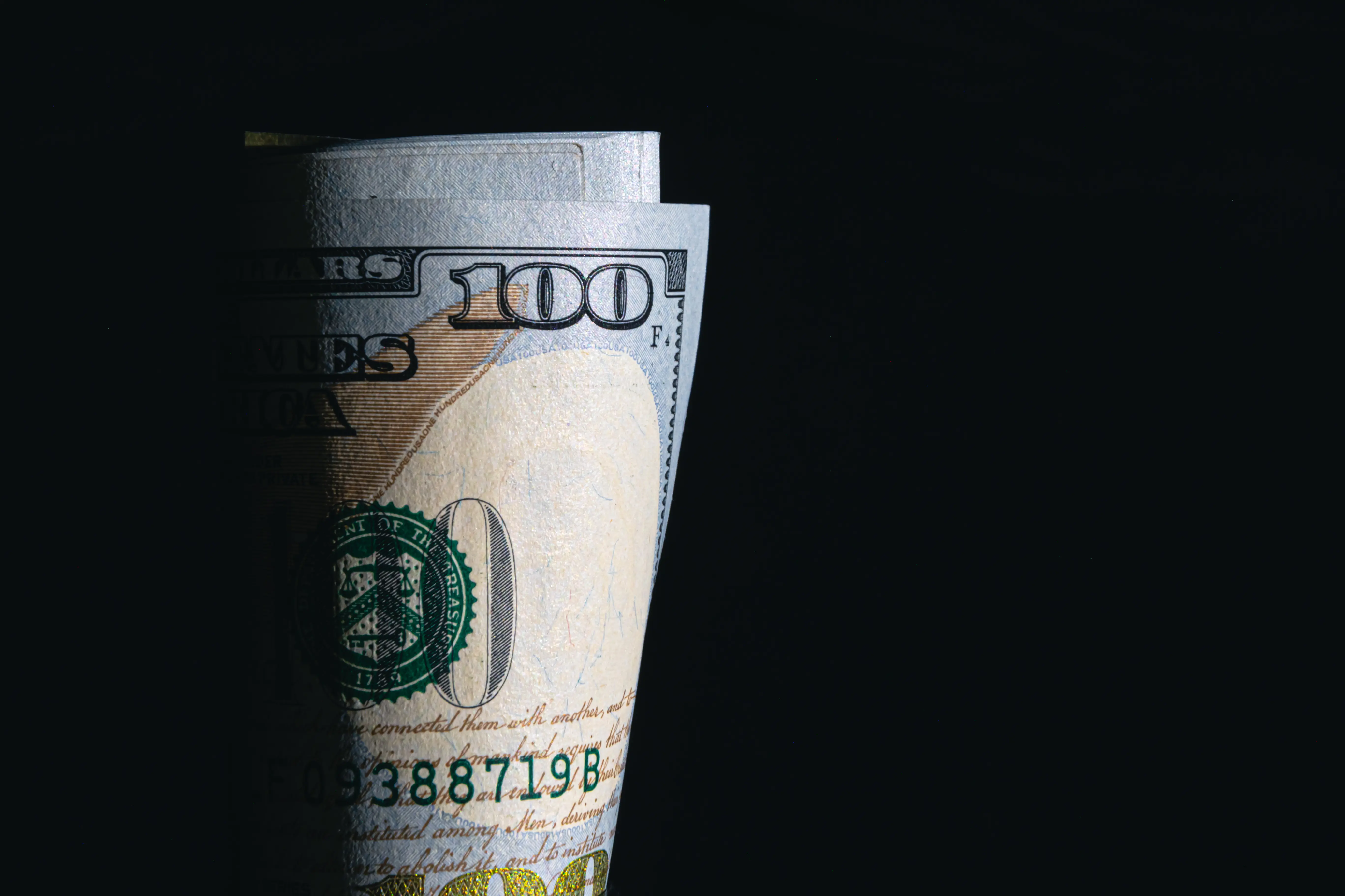 نبرد بیصدا در بازار ارز؛ دلار میان ترس از سقوط و وسوسه صعود
