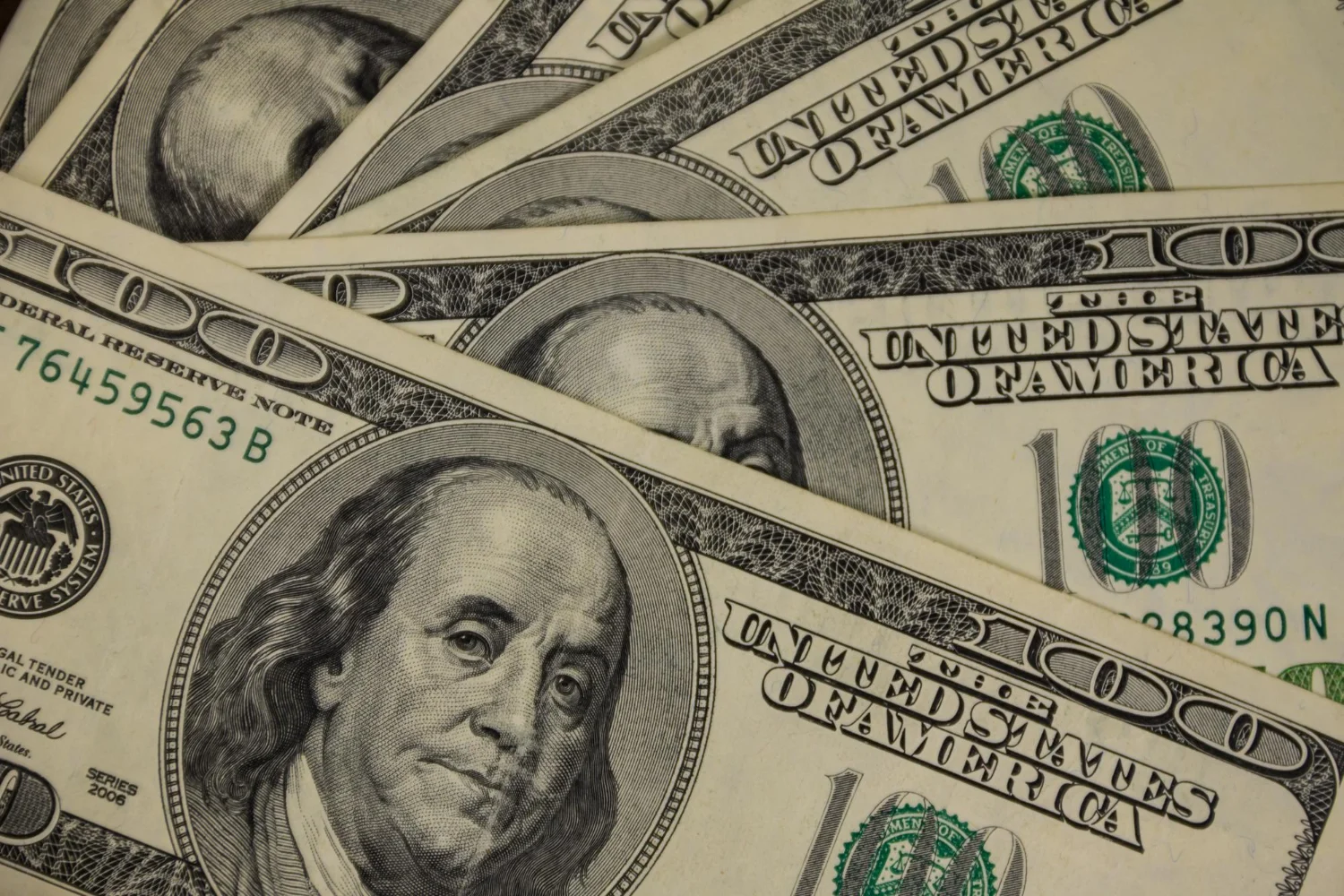 حرکت دلار برای شکستن سقف تاریخی