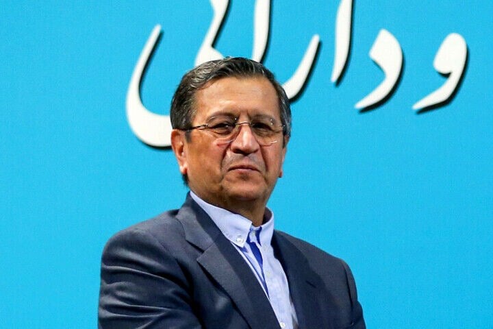 رئیس کل بانک مرکزی خبر داد: نامه همتی به رهبر معظم انقلاب درباره اطمینان بخشی برای تامین کالاهای اساسی