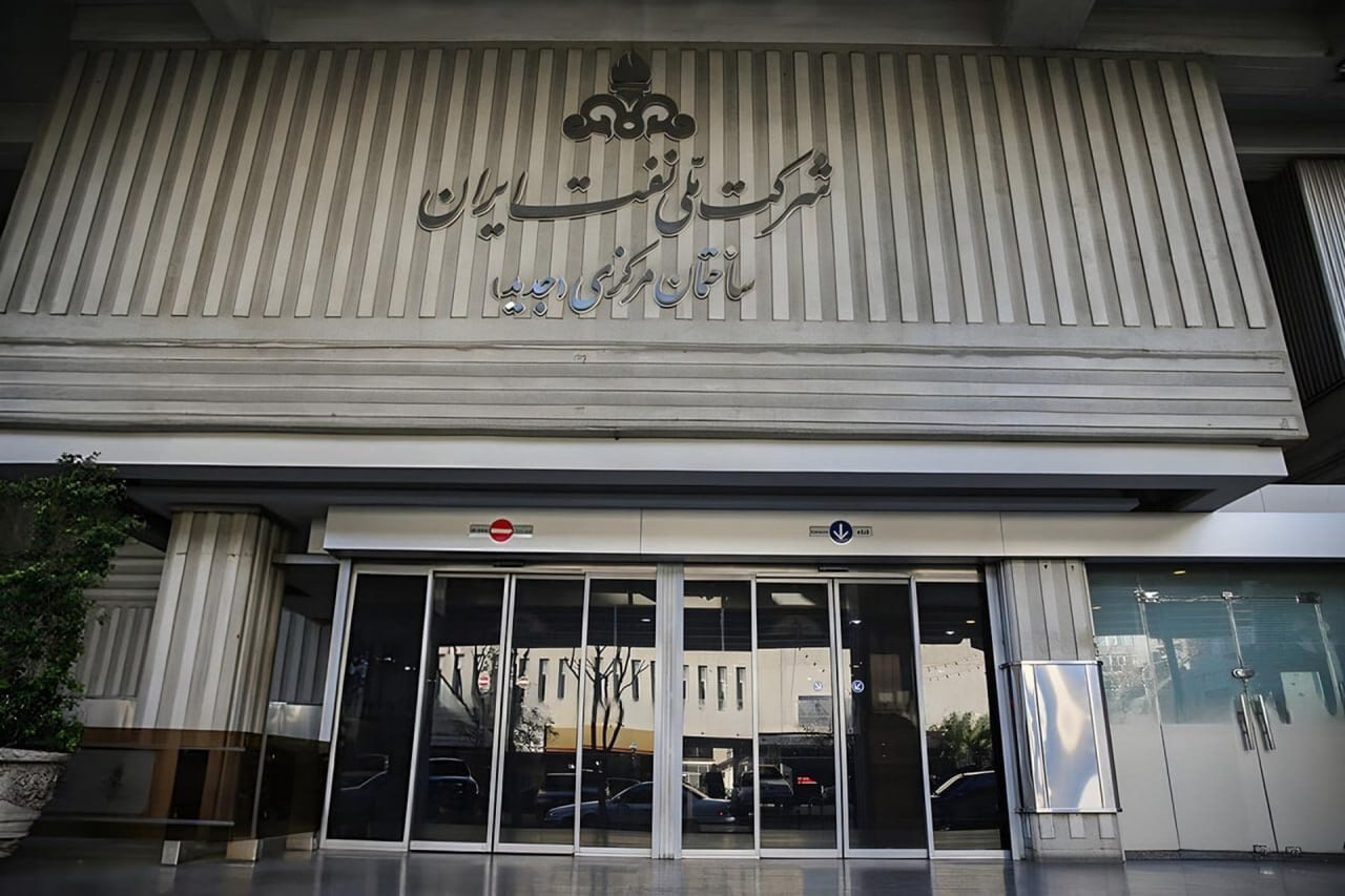 از احمدینژاد تا بحران بدهی؛ چرا حسابهای شرکت ملی نفت بسته شد؟