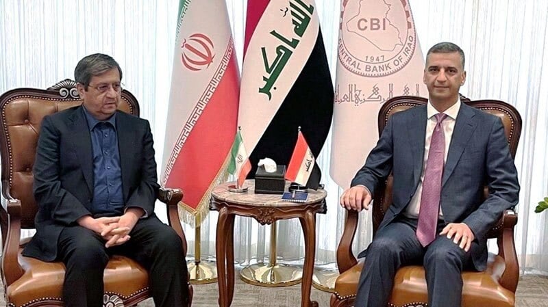 تاکید رئیس بانک مرکزی ایران بر تسریع در رفع موانع بانکی با عراق