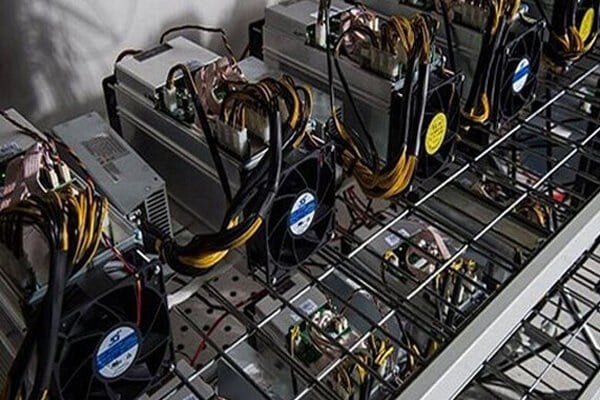 ۲۰ دستگاه استخراج غیرمجاز رمزارز در اصفهان توقیف شد