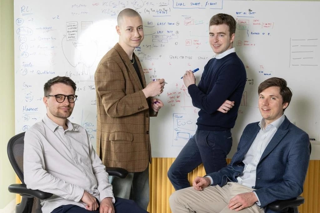 استارتاپ Inherent با مدل هوش مصنوعی Faraday غولهای OpenAI و Anthropic را در بازتولید تحقیقات علمی شکست داد