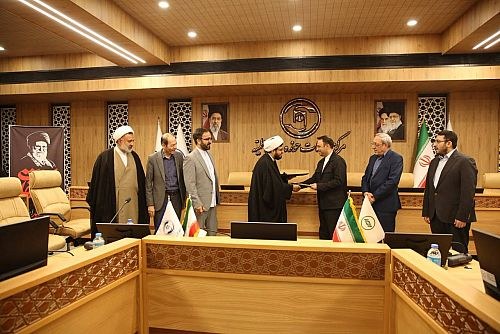 بیمه البرز قرارداد کلان بیمه ای با مرکز خدمات حوزه های علمیه امضا کرد