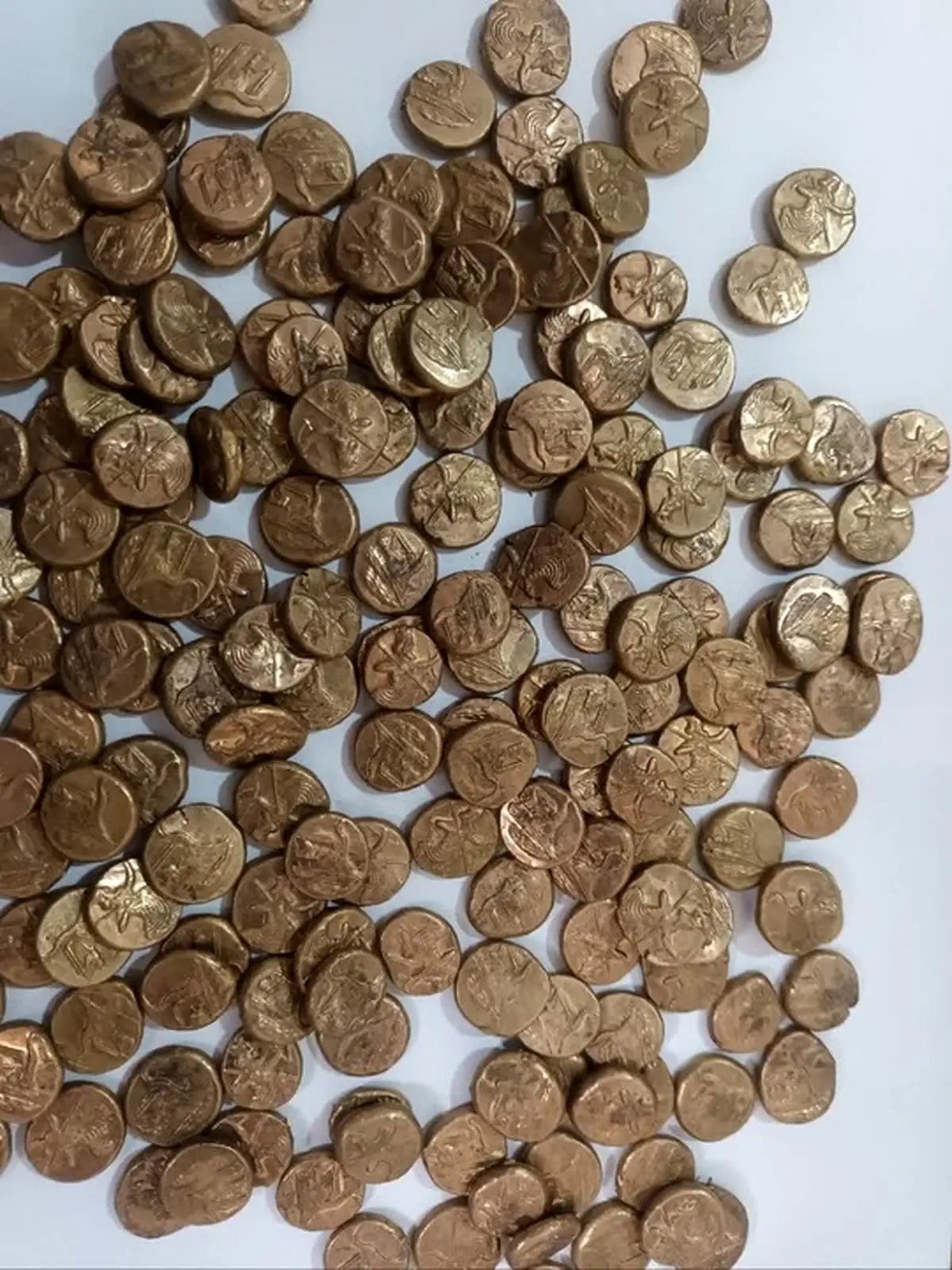 کشف و ضبط ۱۸۴ سکه تقلبی در شهرستان گرمه