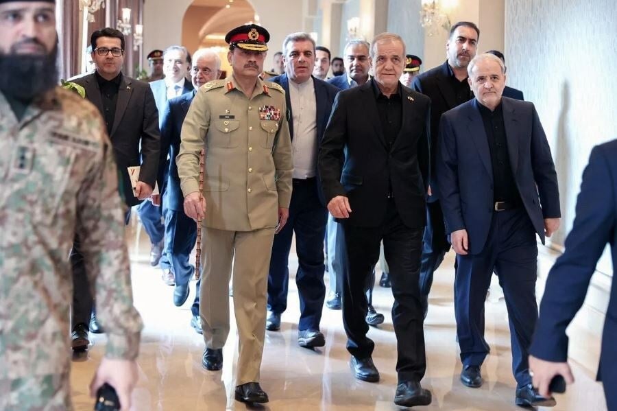 الجزیره: فرمانده ارتش پاکستان در یکی دو روز آینده به ایران سفر می‌کند