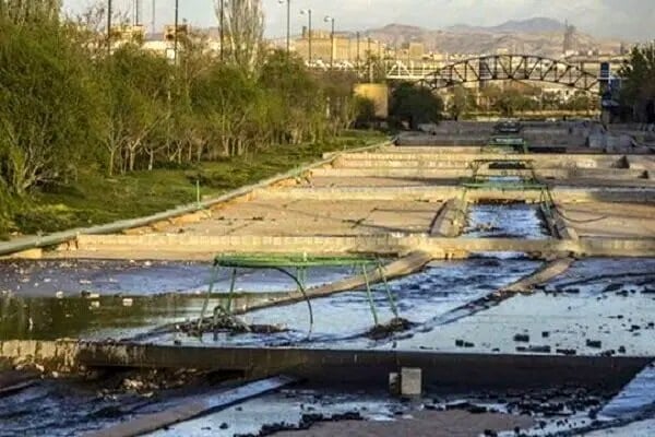 توقف آسفالت کشی رودخانه الیگودرز