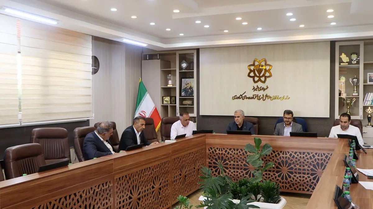 ساماندهی دستفروشان شیراز با پیوست ترافیکی اجرا میشود