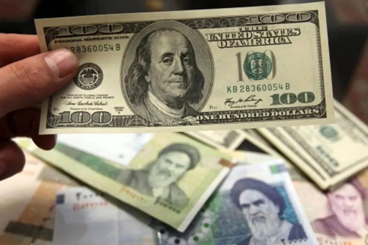 روزنامه اطلاعات: رفتار محاسباتی دولت در هزینههای دلاری و درآمدهای ریالی