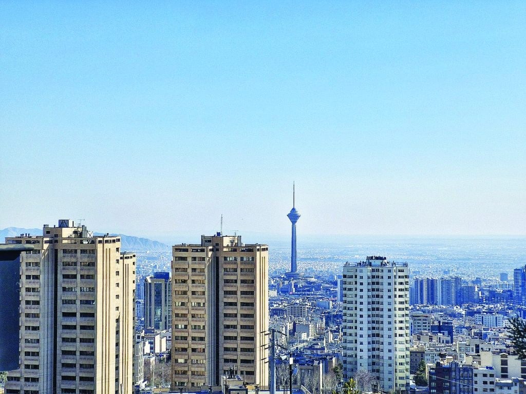 اقتصاد مسکن زیر فشار دوگانه