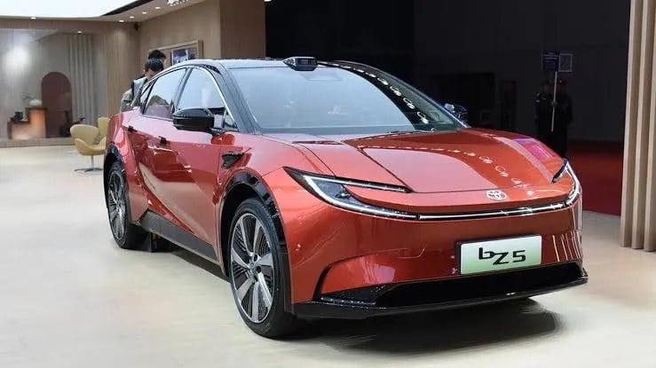 تحویل نخستین تویوتا bZ5 در ایران آغاز شد/ قیمت نسخه پروپلاس به ۱۱.۱ میلیارد تومان رسید