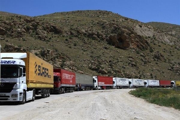 عضو اتاق ایران: به هیچ وجه مقامات تصمیمگیر روی کریدورهای مرزی زمینی حسابی باز نکنند | اجازه خروج کامیون به مسیر اروپا یا ترکیه بسیار محدود است