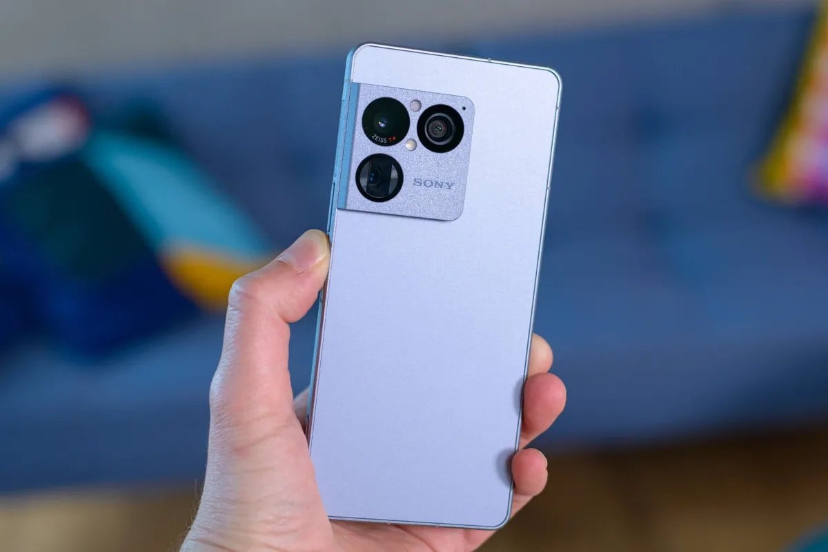 سونی: فروش Xperia 1 VIII قوی بوده و درگاه microSD و جک ۳.۵ میلیمتری جزء جداییناپذیر هویت اکسپریا هستند