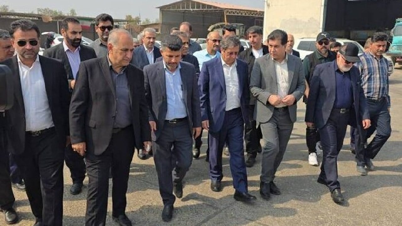 ۵۰۰ میلیون دلار به بازار ارز تزریق شد/ ارزپاشی نمیکنیم، ذخایر کافی است