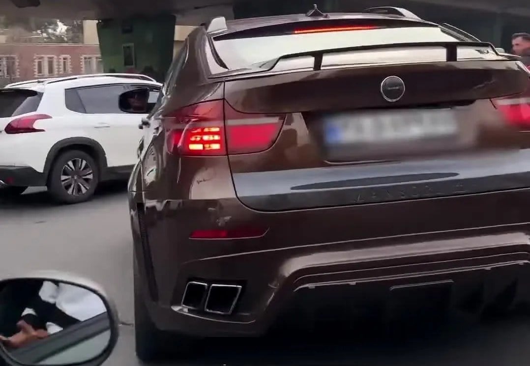 خودرو فوق لوکس گلزار و تراژدی شکاف طبقاتی