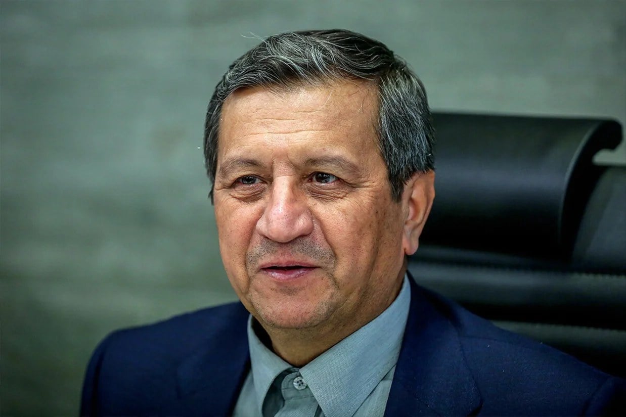 واکنش رئیس بانک مرکزی به افزایش نرخ ارز: آمریکا جوسازی می‌کند، سیاست ارزی جمهوری اسلامی درست پیش می‌رود