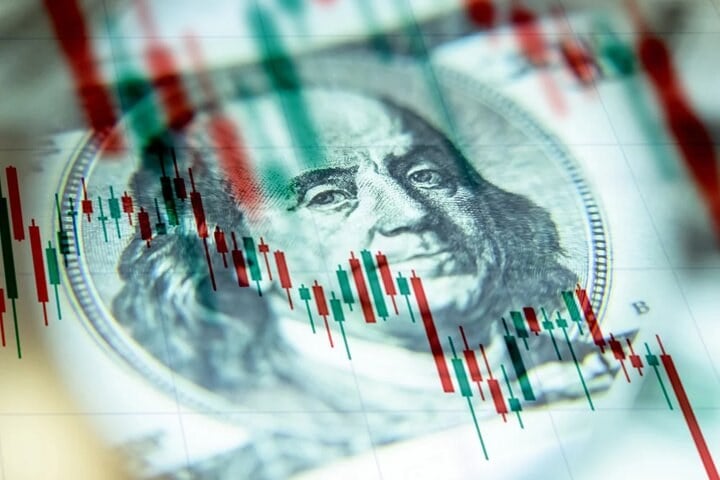 نوسانات نرخ ارز در معاملات بازار تجاری مرکز مبادله ایران
