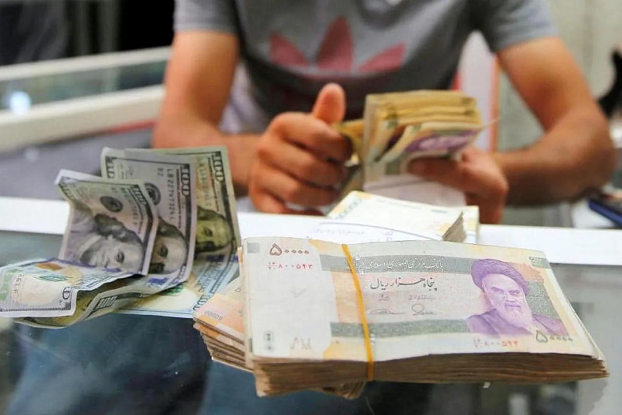 قیمت دلار حواله در کانال ۱۵۶ هزار تومان؛ یورو سقف زد