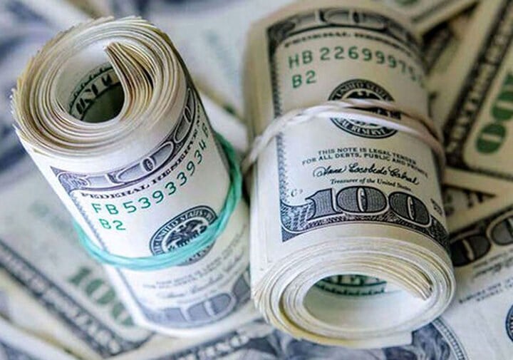 عرضه ارز از تقاضا جلو زد