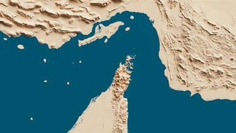 اعتراف رویترز: انتقال نفت از طریق تنگه هرمز تقریبا متوقف شده است